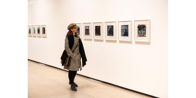 Dramáticas imágenes del silencio de la pandemia en una urbe pauperizada
